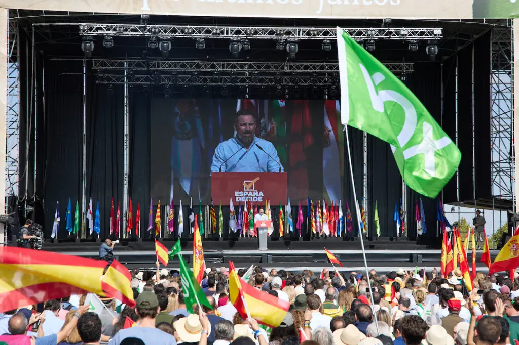 La ultraderecha española intenta liderar a las fuerzas de ultraderecha de América Latina