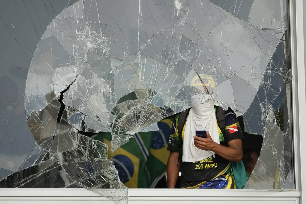 Brasil sin Aracre : La agroindustria financió la invasión, mientras que elementos del ejército ayudaron a planificarla.