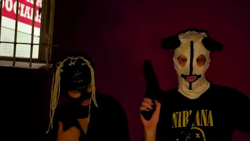 Los ultraderechistas, niegan la existencia de una catástrofe real e inventan otras falsas con amplio apoyo ciudadano