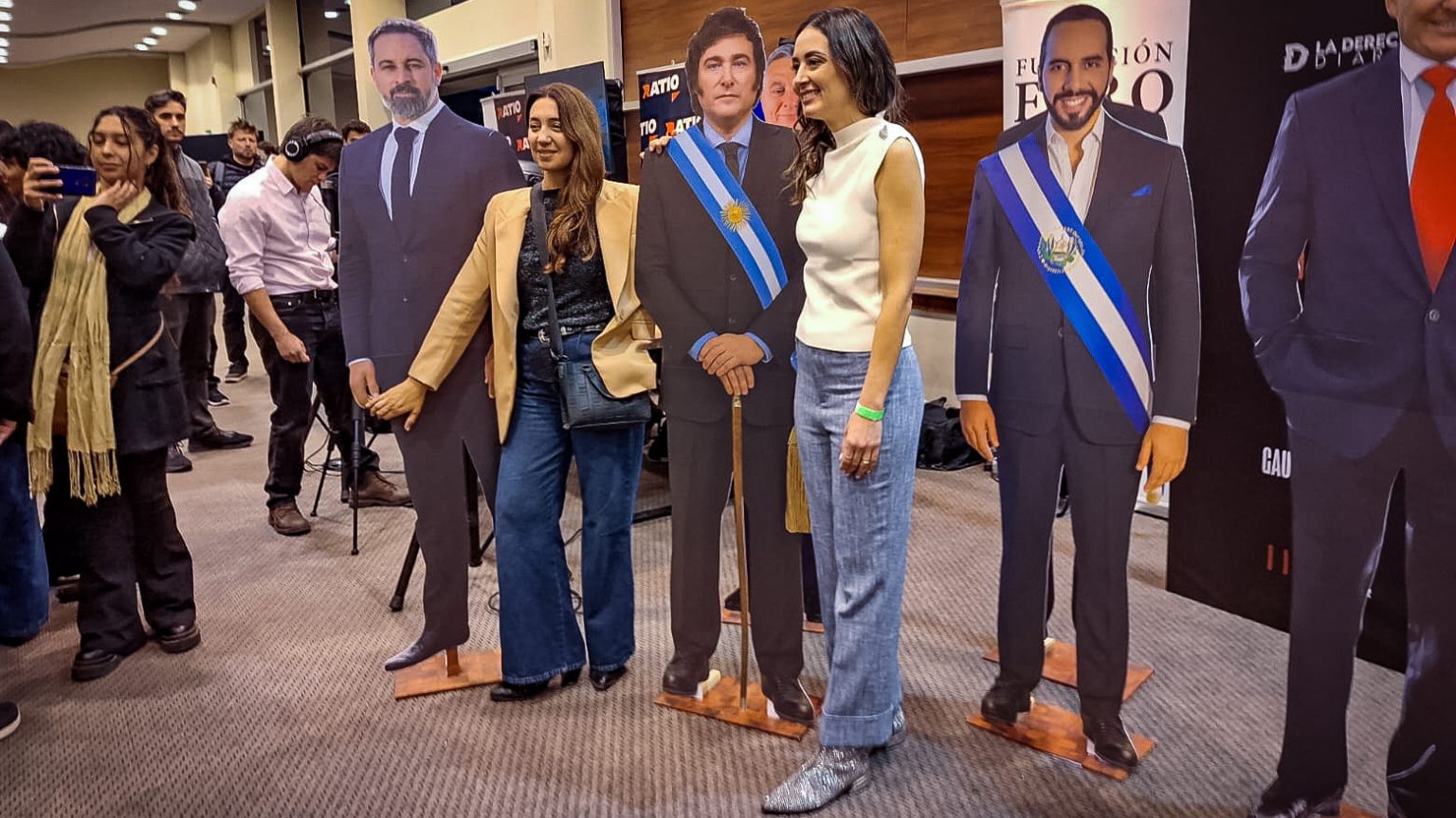 Enfrente tenemos enemigos