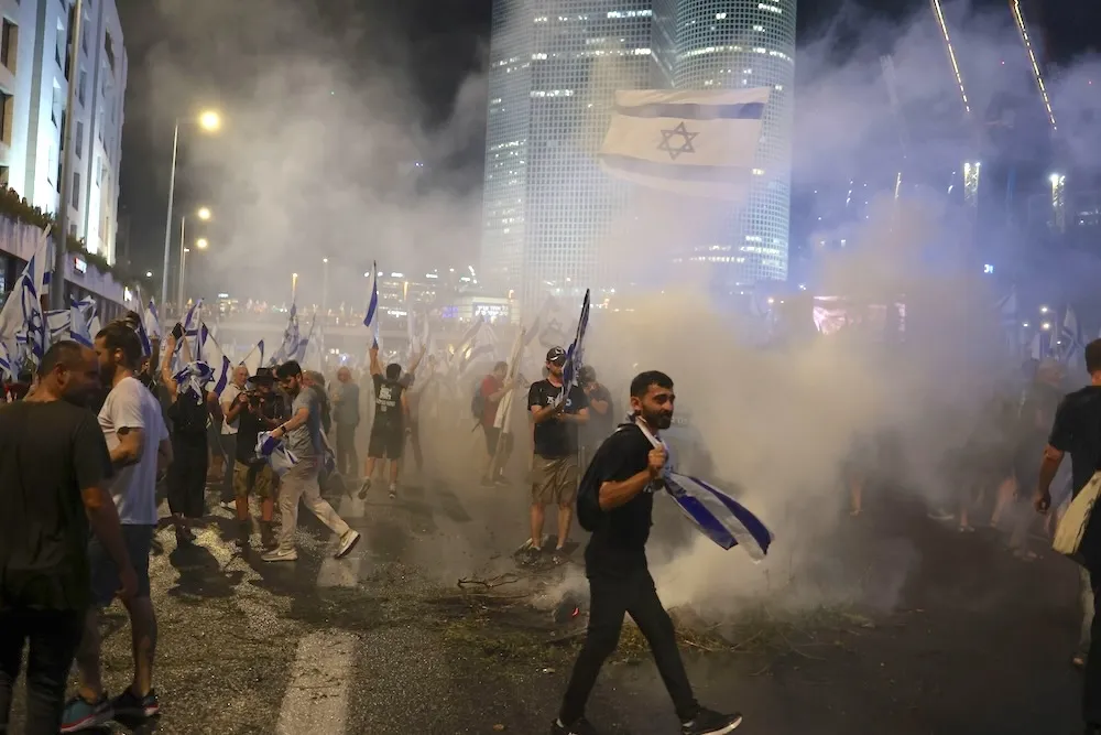 Reino Unido: Starmer utiliza el antisemitismo como arma