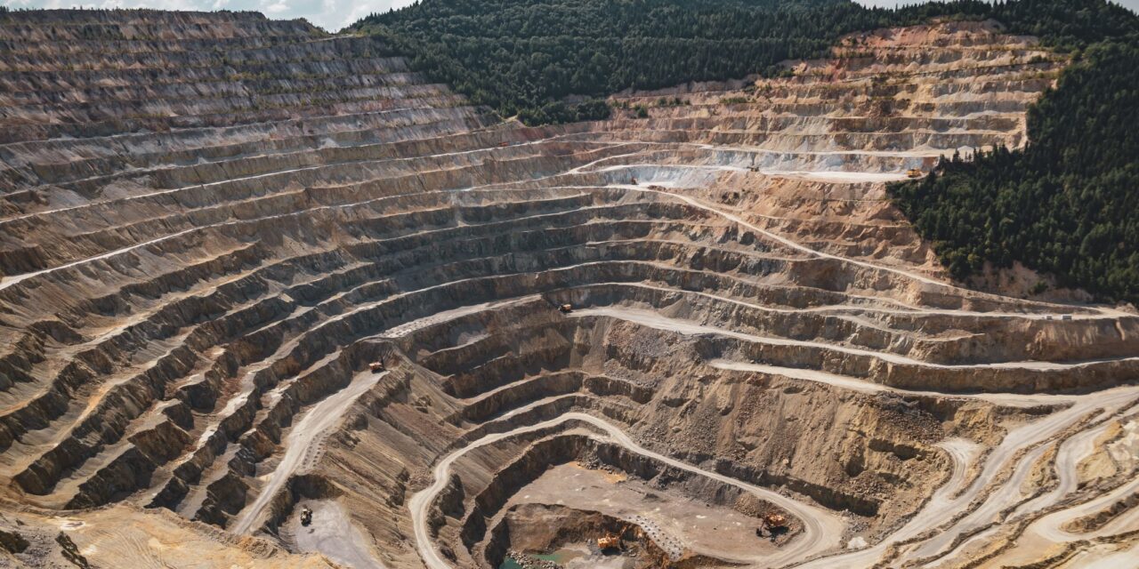 Extractivismo: Un modelador del caos geopolítico y del régimen de guerra en expansión
