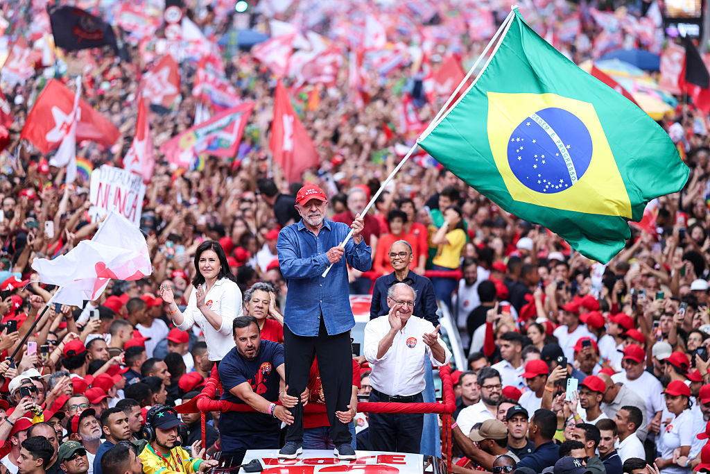 Lula: The lunatic is on the grass (No se me ocurre nada que decir. Excepto que me parece maravilloso)